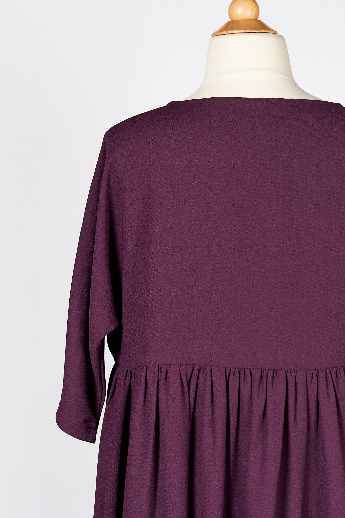 Nicola : Plum Crepe