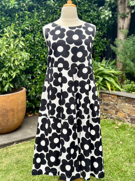 Frankie Dress : black & white floral