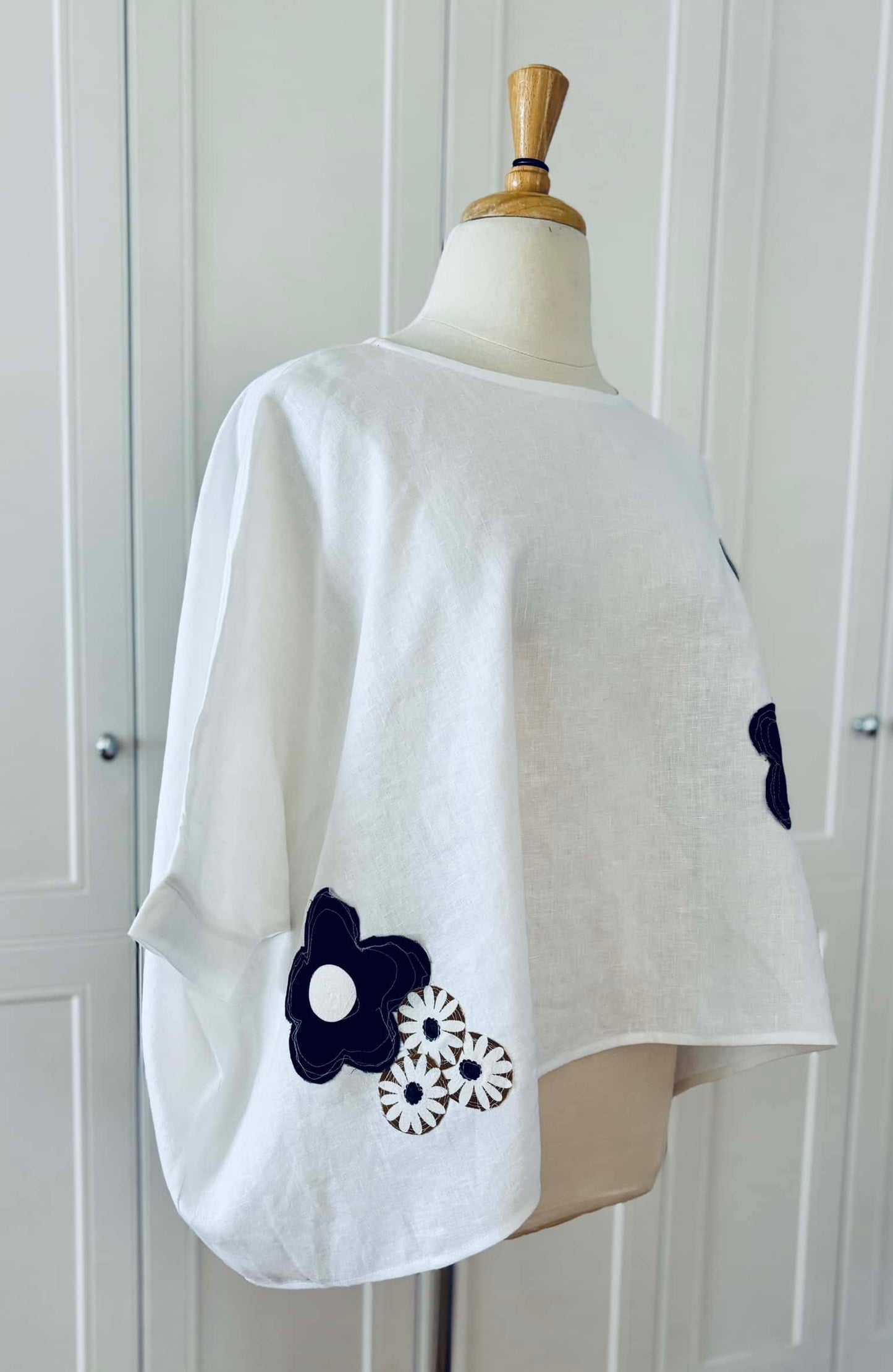 Alexa | White Linen with Black & Brown Flowers