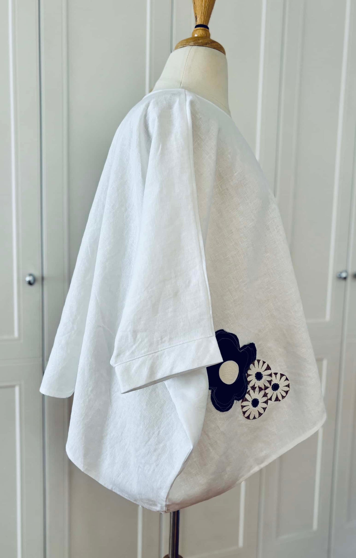 Alexa | White Linen with Black & Brown Flowers