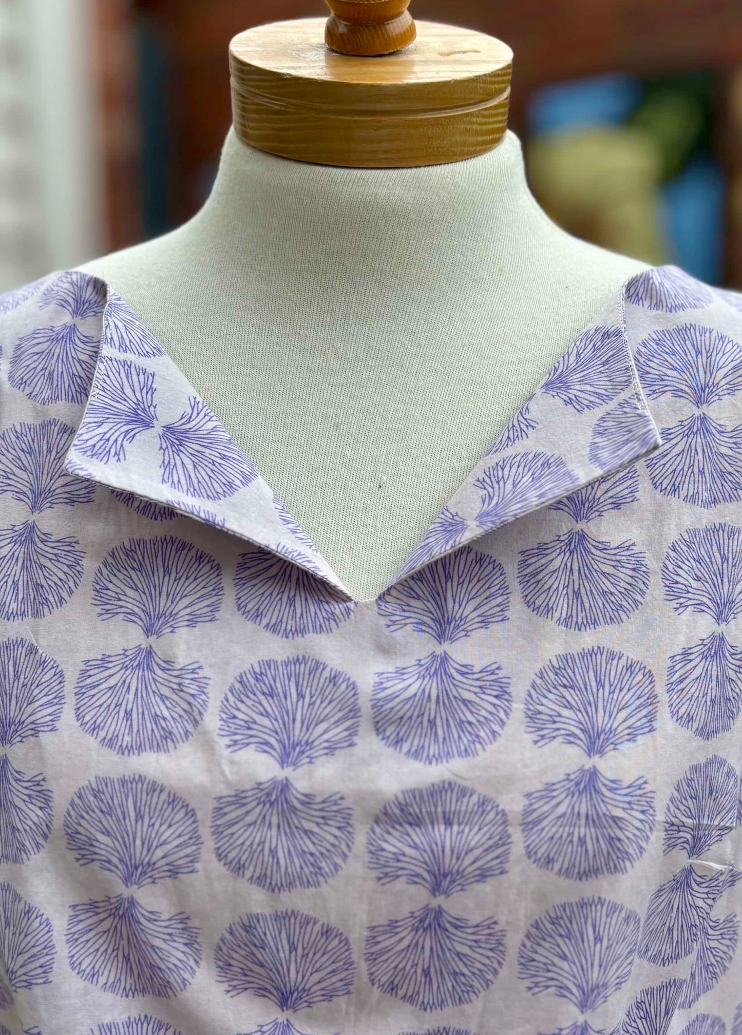 Elliott Top : Mauve Graphics