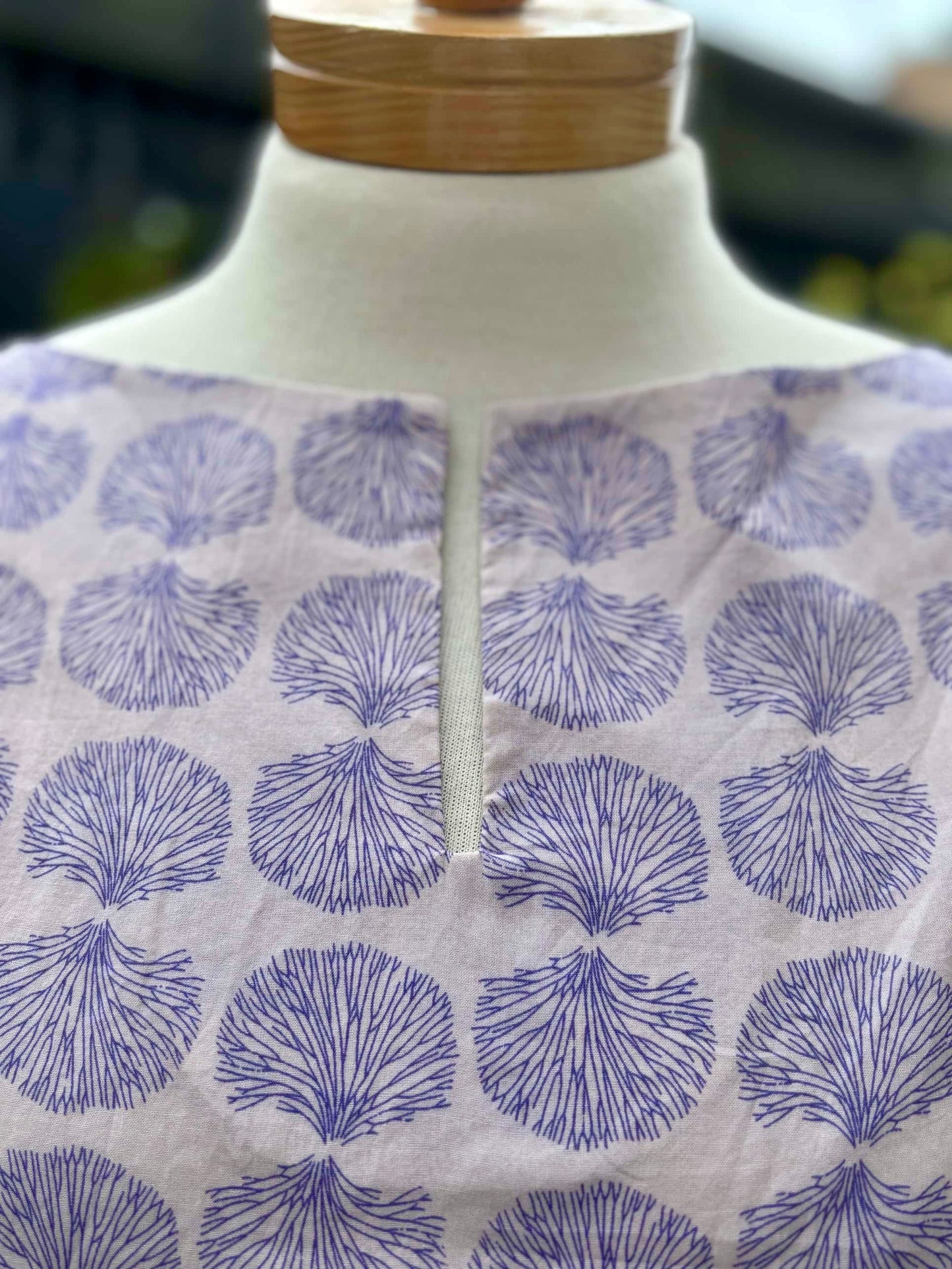 Elliott Top : Mauve Graphics