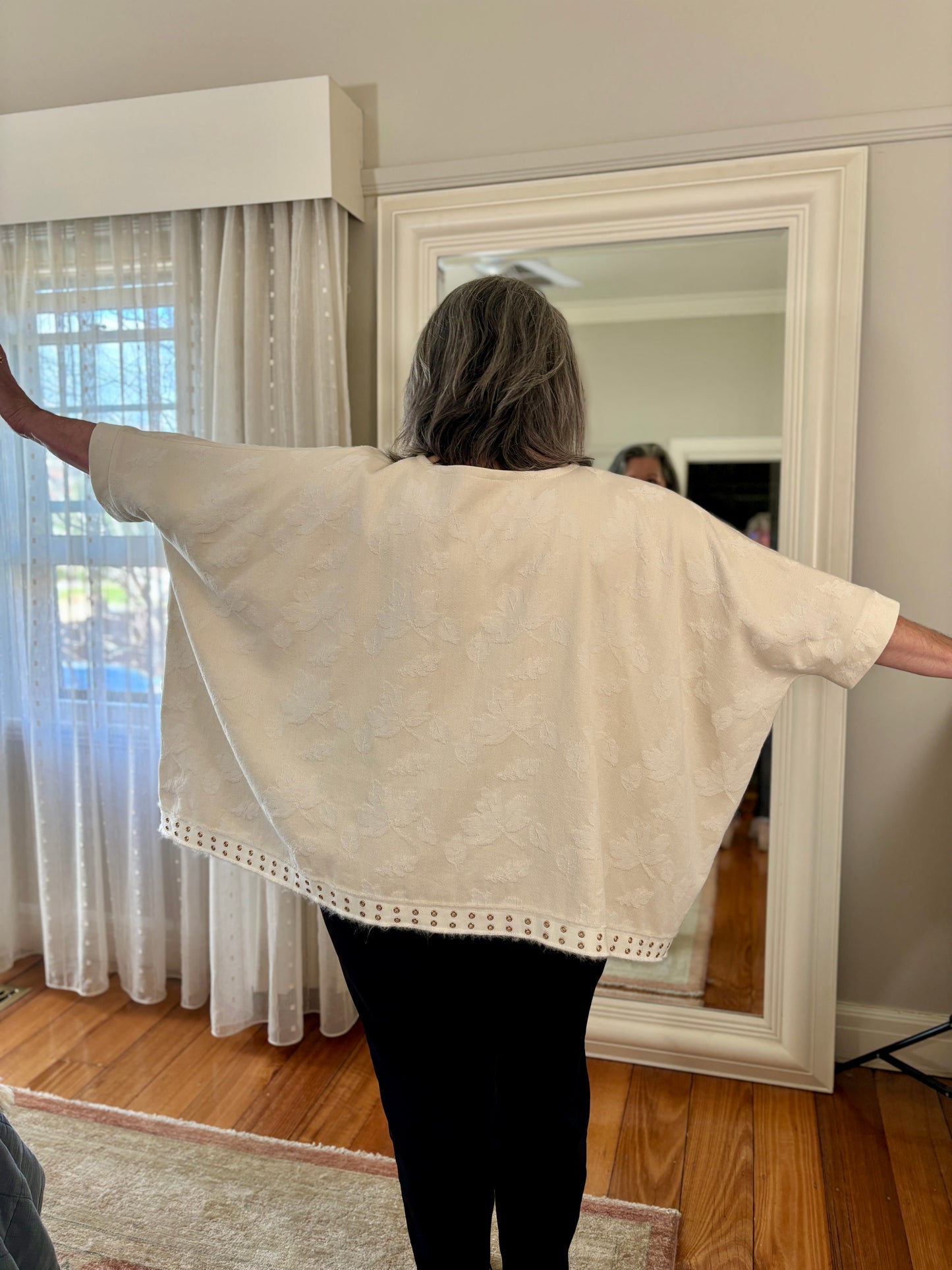 Alexa | Winter White Damask